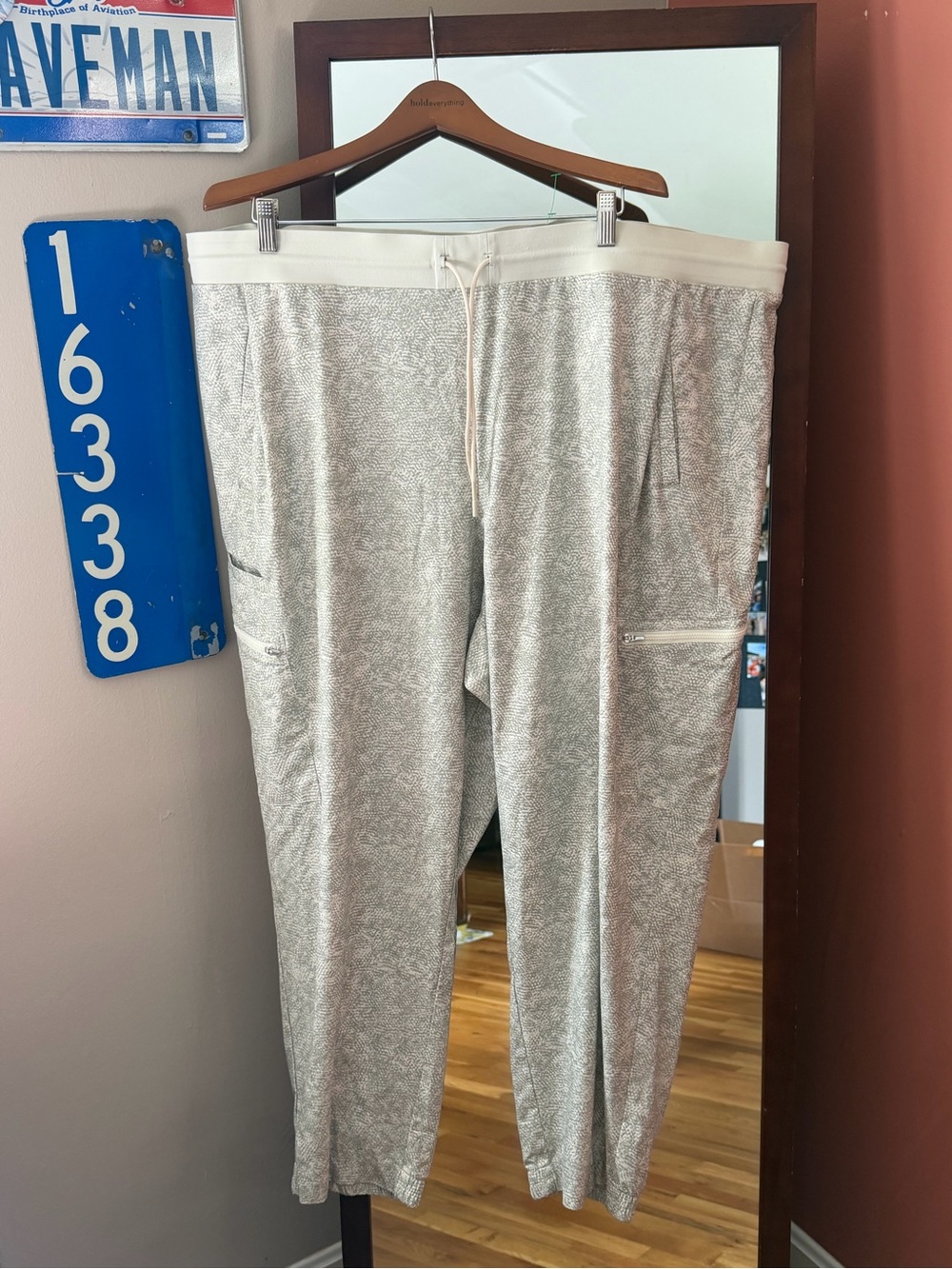 Athleta Venture Printed Jogger Pant